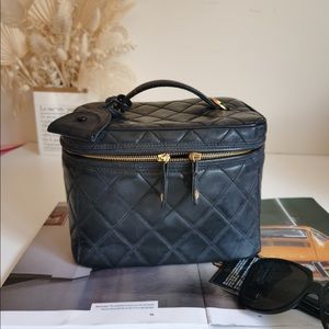 Sales-❤️Chanel makeup bag calfskin
